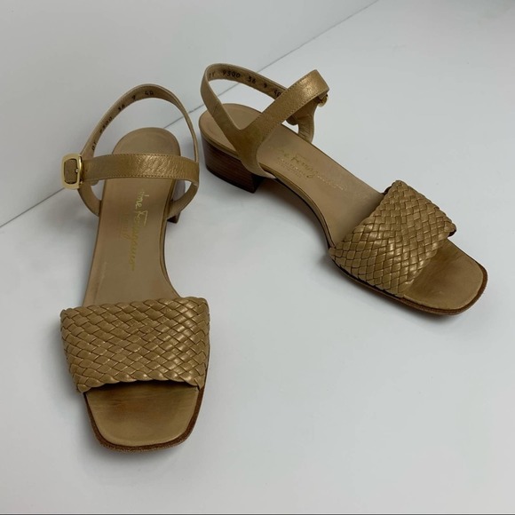 Vintage Salvatore Ferragamo tan metallic leather woven block heel sandals 9 - Picture 2 of 11